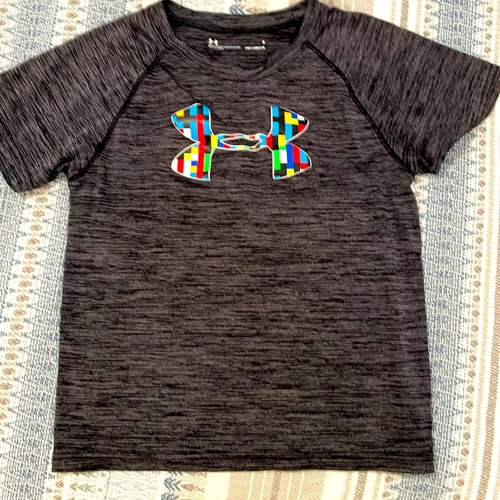 Under Armour Heatgear tee size 6